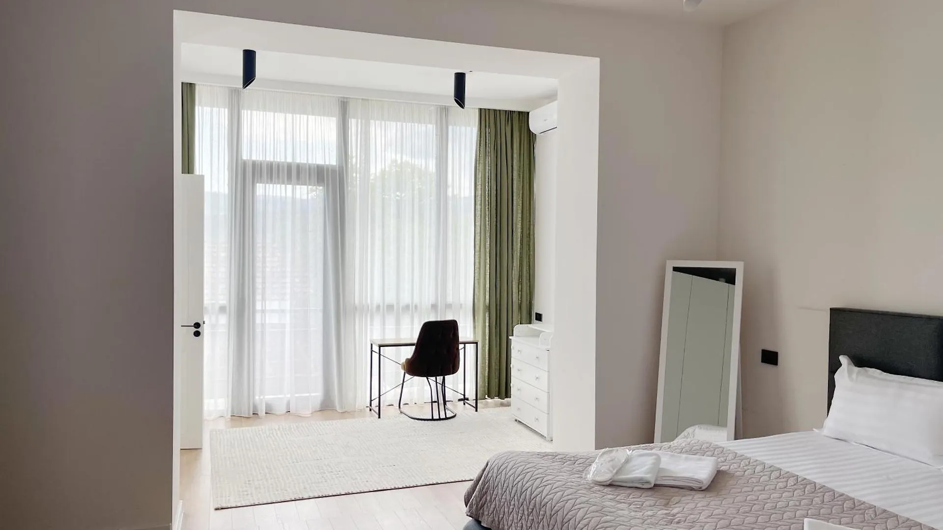 טביליסי Niabi 3Bdr Villa With Pool 0*,